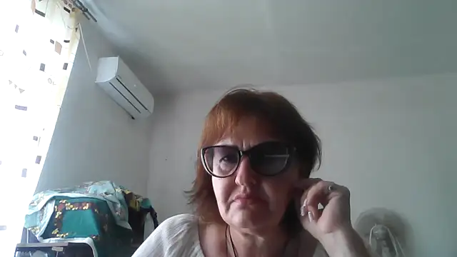 Snapshot of ErikaXShine chatting on June 30, 2026, 11:32 am ErikaXShine online show from June 30, 2026, 11:32 am