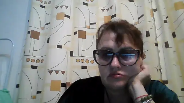 Snapshot of ErikaXShine chatting on June 14, 2026, 8:21 pm ErikaXShine online show from June 14, 2026, 8:21 pm