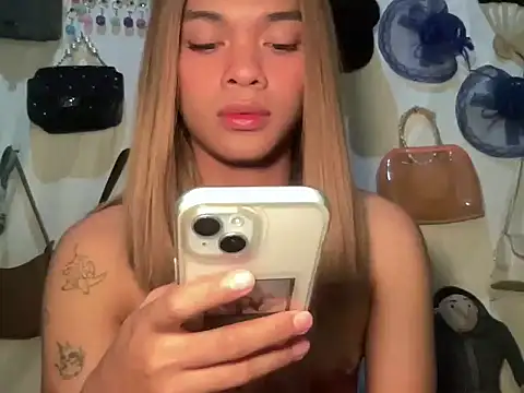 Justine0419 online show from July 31, 2026, 4:04 pm