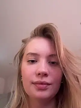 Snapshot of Melanie__murr chatting on June 8, 2026, 1:00 am Melanie murr online show from June 8, 2026, 1:00 am