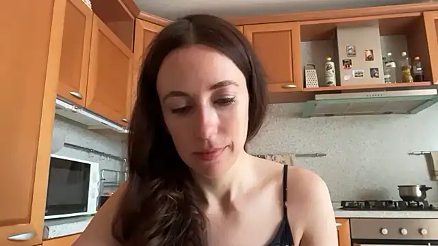 Snapshot of Flamingo_Queen chatting on June 27, 2026, 7:47 am Flamingo Queen online show from June 27, 2026, 7:47 am