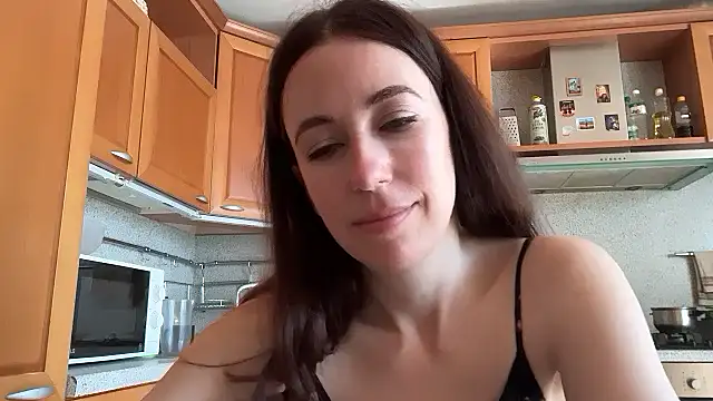 Snapshot of Flamingo_Queen chatting on June 12, 2026, 6:22 am Flamingo Queen online show from June 12, 2026, 6:22 am
