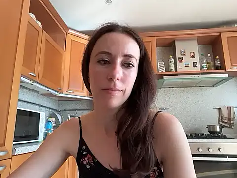 Snapshot of Flamingo_Queen chatting on July 2, 2026, 5:57 am Flamingo Queen online show from July 2, 2026, 5:57 am