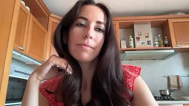 Snapshot of Flamingo_Queen chatting on July 6, 2026, 5:58 am Flamingo Queen online show from July 6, 2026, 5:58 am