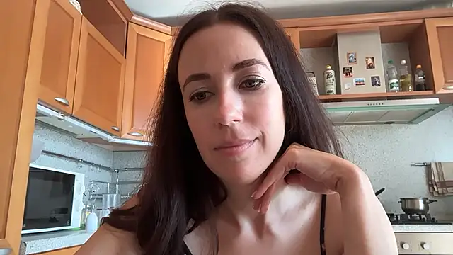 Snapshot of Flamingo_Queen chatting on July 16, 2026, 6:10 am Flamingo Queen online show from July 16, 2026, 6:10 am