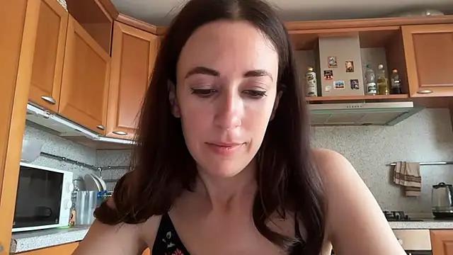 Snapshot of Flamingo_Queen chatting on July 13, 2026, 4:12 am Flamingo Queen online show from July 13, 2026, 4:12 am