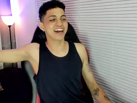 cameron lux77 online show from June 25, 2026, 3:37 am