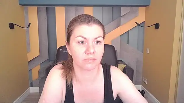 Snapshot of LunaKissesx chatting on June 9, 2026, 5:52 am LunaKissesx online show from June 9, 2026, 5:52 am
