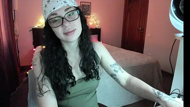 elisskriter online show from July 13, 2026, 4:12 am