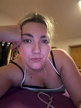 LauraStarr online show from July 16, 2026, 5:10 pm