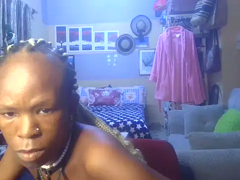 Snapshot of Hella254 chatting on July 25, 2026, 4:24 pm Hella254 online show from July 25, 2026, 4:24 pm