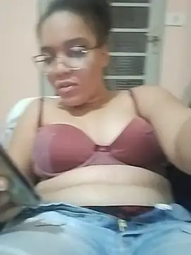 Snapshot of Esquetadinhas chatting on July 16, 2026, 2:30 am Esquetadinhas online show from July 16, 2026, 2:30 am