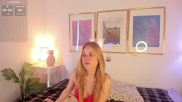 Snapshot of Lyana_xz chatting on July 13, 2026, 12:26 pm Lyana xz online show from July 13, 2026, 12:26 pm