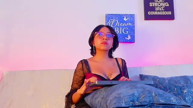 Snapshot of dhalya_roses chatting on June 12, 2026, 3:10 pm dhalya roses online show from June 12, 2026, 3:10 pm