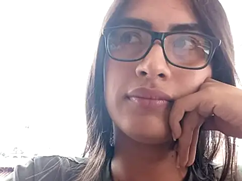 Snapshot of TheCherryLuxe chatting on July 18, 2026, 5:32 pm TheCherryLuxe online show from July 18, 2026, 5:32 pm