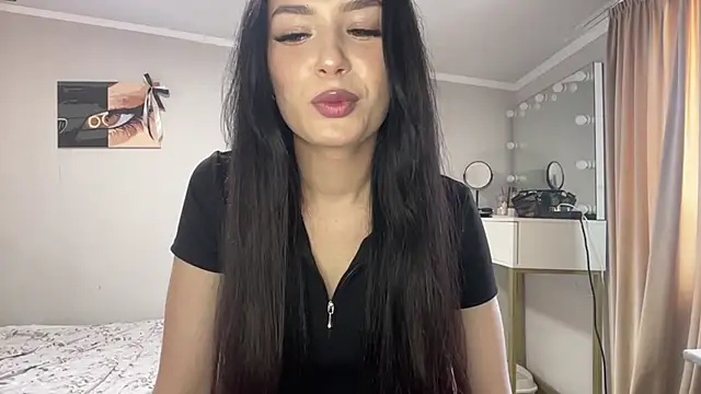 Snapshot of amelialiana chatting on June 17, 2026, 12:04 pm amelialiana online show from June 17, 2026, 12:04 pm