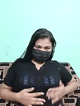 Snapshot of Sweathatamil chatting on June 15, 2026, 5:12 pm Sweathatamil online show from June 15, 2026, 5:12 pm