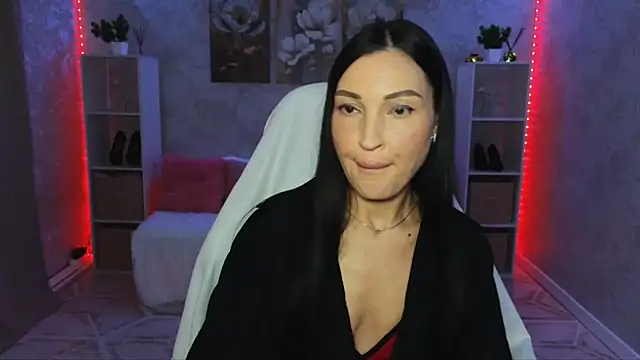 Snapshot of NikoleMills chatting on July 18, 2026, 6:00 am NikoleMills online show from July 18, 2026, 6:00 am