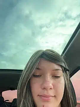 girl-Emily online show from July 10, 2026, 4:23 am