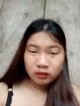 Emelyzz online show from July 8, 2026, 2:35 am