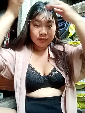 Emelyzz online show from July 19, 2026, 2:09 am