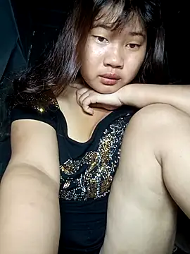 Emelyzz online show from July 12, 2026, 11:05 pm