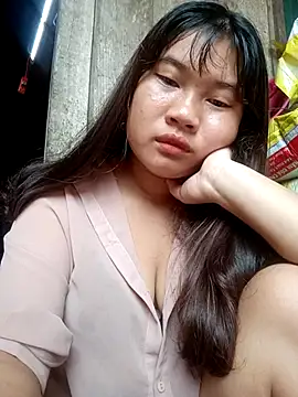 Emelyzz online show from July 22, 2026, 1:51 am