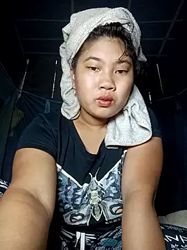 Emelyzz online show from June 11, 2026, 12:43 am