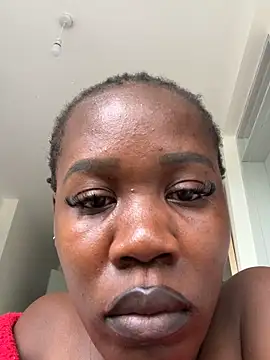 Snapshot of Sweet-Sandrah chatting on June 18, 2026, 10:31 am Sweet-Sandrah online show from June 18, 2026, 10:31 am