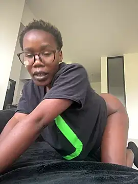 Snapshot of Sweet-Sandrah chatting on July 23, 2026, 12:35 pm Sweet-Sandrah online show from July 23, 2026, 12:35 pm