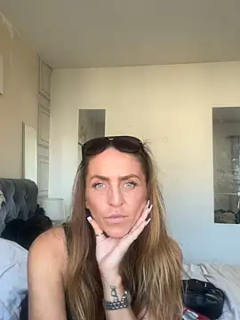 GIJANE88 online show from June 18, 2026, 6:13 pm