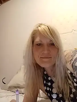 Snapshot of WorryingFaille chatting on June 17, 2026, 7:57 pm WorryingFaille online show from June 17, 2026, 7:57 pm