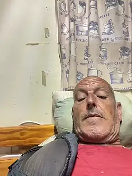 Snapshot of GeldenKuy chatting on July 2, 2026, 2:56 pm GeldenKuy online show from July 2, 2026, 2:56 pm
