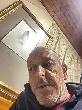 Snapshot of GeldenKuy chatting on July 6, 2026, 4:42 pm GeldenKuy online show from July 6, 2026, 4:42 pm