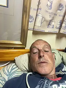 Snapshot of GeldenKuy chatting on July 8, 2026, 10:16 am GeldenKuy online show from July 8, 2026, 10:16 am