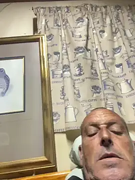 Snapshot of GeldenKuy chatting on July 17, 2026, 7:11 pm GeldenKuy online show from July 17, 2026, 7:11 pm
