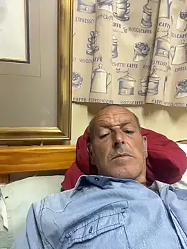Snapshot of GeldenKuy chatting on July 30, 2026, 8:30 pm GeldenKuy online show from July 30, 2026, 8:30 pm