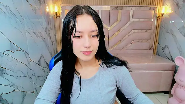 Snapshot of Aleja_r_ chatting on June 20, 2026, 7:30 pm Aleja r online show from June 20, 2026, 7:30 pm