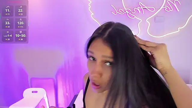 TalianaHernandez online show from July 24, 2026, 4:25 pm