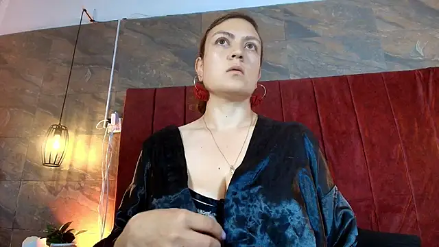 Snapshot of Hinata_Moon chatting on July 7, 2026, 12:42 pm Hinata Moon online show from July 7, 2026, 12:42 pm