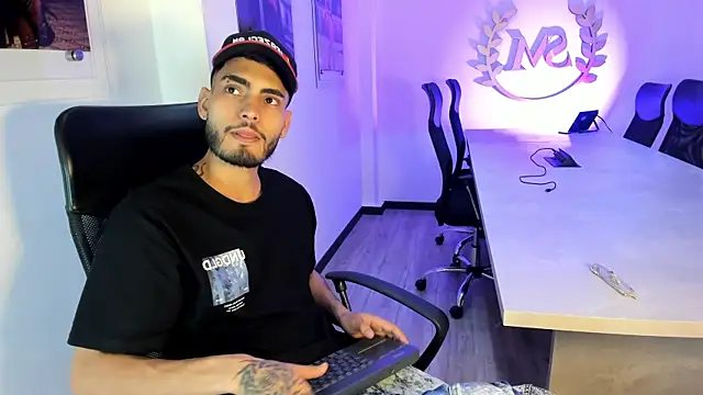 Snapshot of SebasCorrales chatting on June 16, 2026, 3:28 am SebasCorrales online show from June 16, 2026, 3:28 am