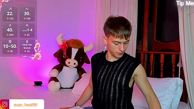 Snapshot of Evaan_Hot chatting on June 13, 2026, 1:03 am Evaan Hot online show from June 13, 2026, 1:03 am