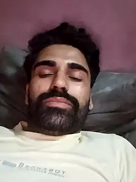 cuteboyaadi online show from August 3, 2026, 6:47 pm