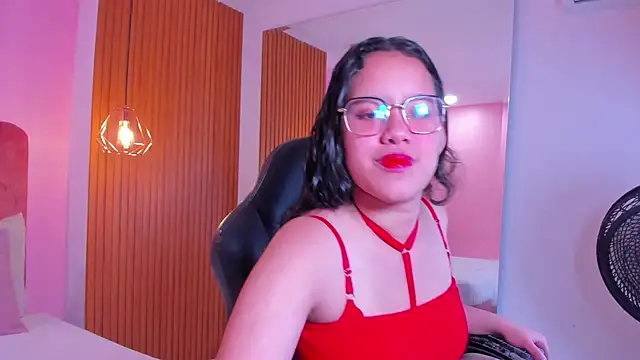 shayra alina online show from July 4, 2026, 12:43 pm