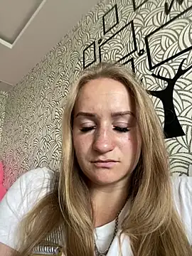 Snapshot of Emilia_kis chatting on June 11, 2026, 10:34 am Emilia kis online show from June 11, 2026, 10:34 am