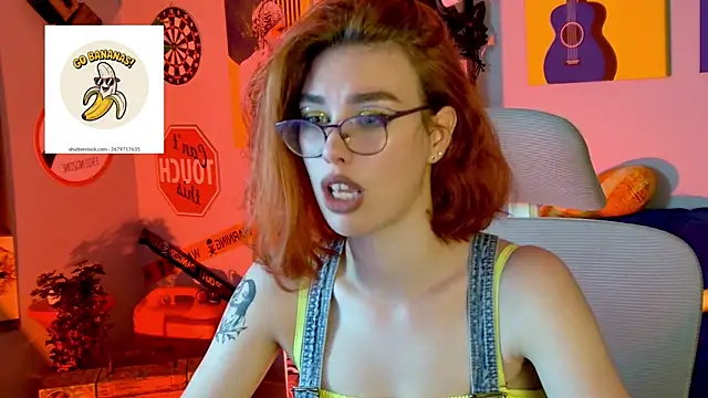 Snapshot of SeraphineDuskryn chatting on July 28, 2026, 8:52 pm SeraphineDuskryn online show from July 28, 2026, 8:52 pm