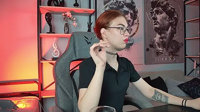 Snapshot of SeraphineDuskryn chatting on July 4, 2026, 8:13 pm SeraphineDuskryn online show from July 4, 2026, 8:13 pm