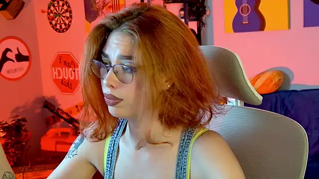 Snapshot of SeraphineDuskryn chatting on July 28, 2026, 6:07 pm SeraphineDuskryn online show from July 28, 2026, 6:07 pm