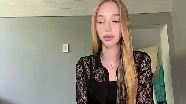 TraceyHowey online show from August 3, 2026, 10:21 am