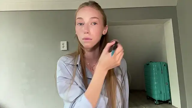 TraceyHowey online show from August 4, 2026, 9:14 am
